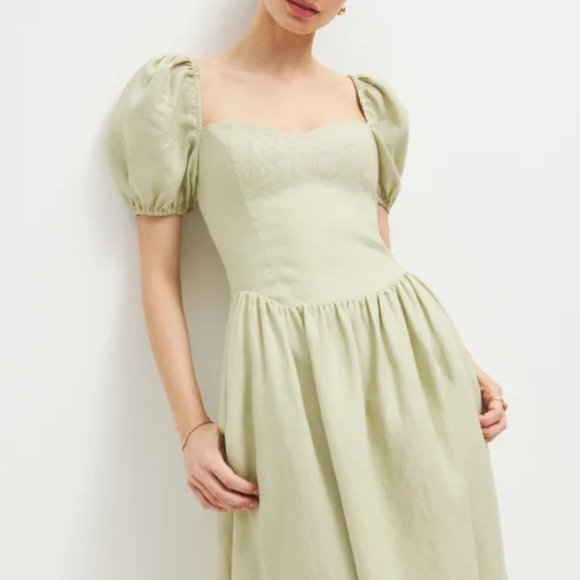 Reformation Davila Linen Dress in Dried Herbs - Picture 4 of 10